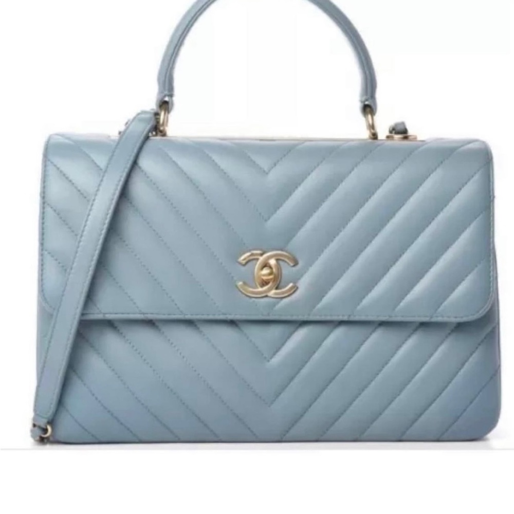 Chanel trendy CC top handle bag.